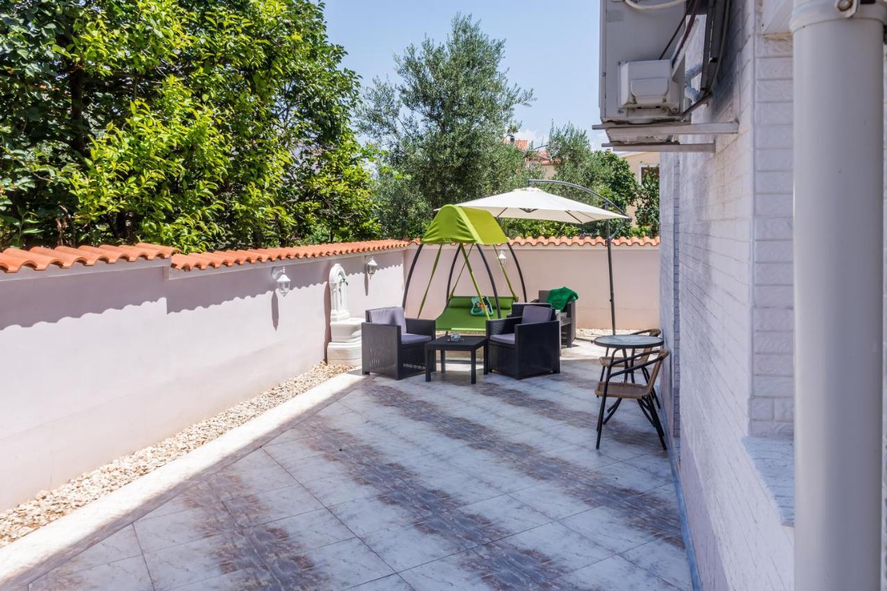 Apartments Dovana Kaštela Exteriör bild